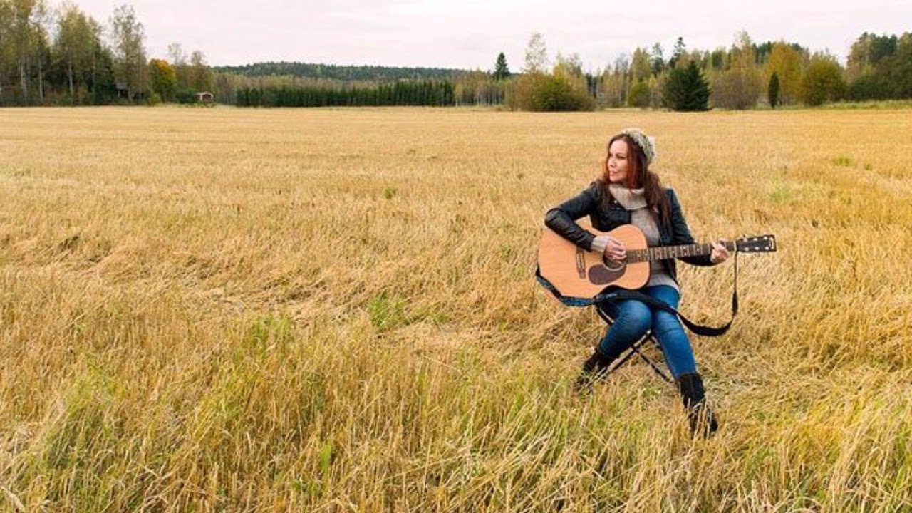 Kikka Laitinen Co. - Mun sydän taas lentää saa (9/2017)