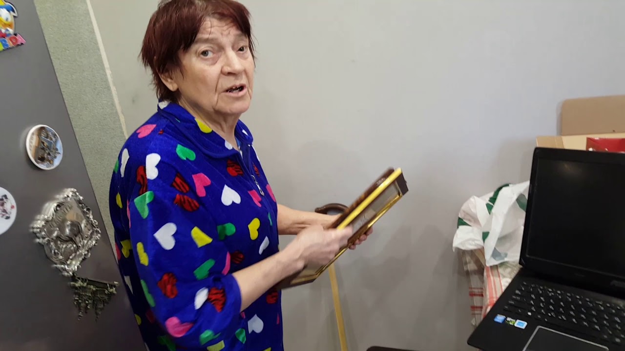 Мама пришла на посылку