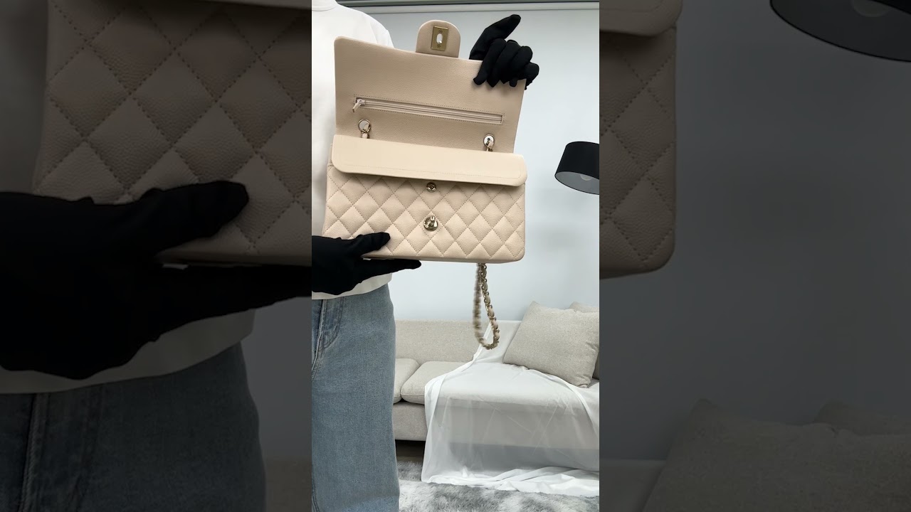 [Pre-Loved] CHANEL caviar classic medium flap shoulder bag a01112 110737373