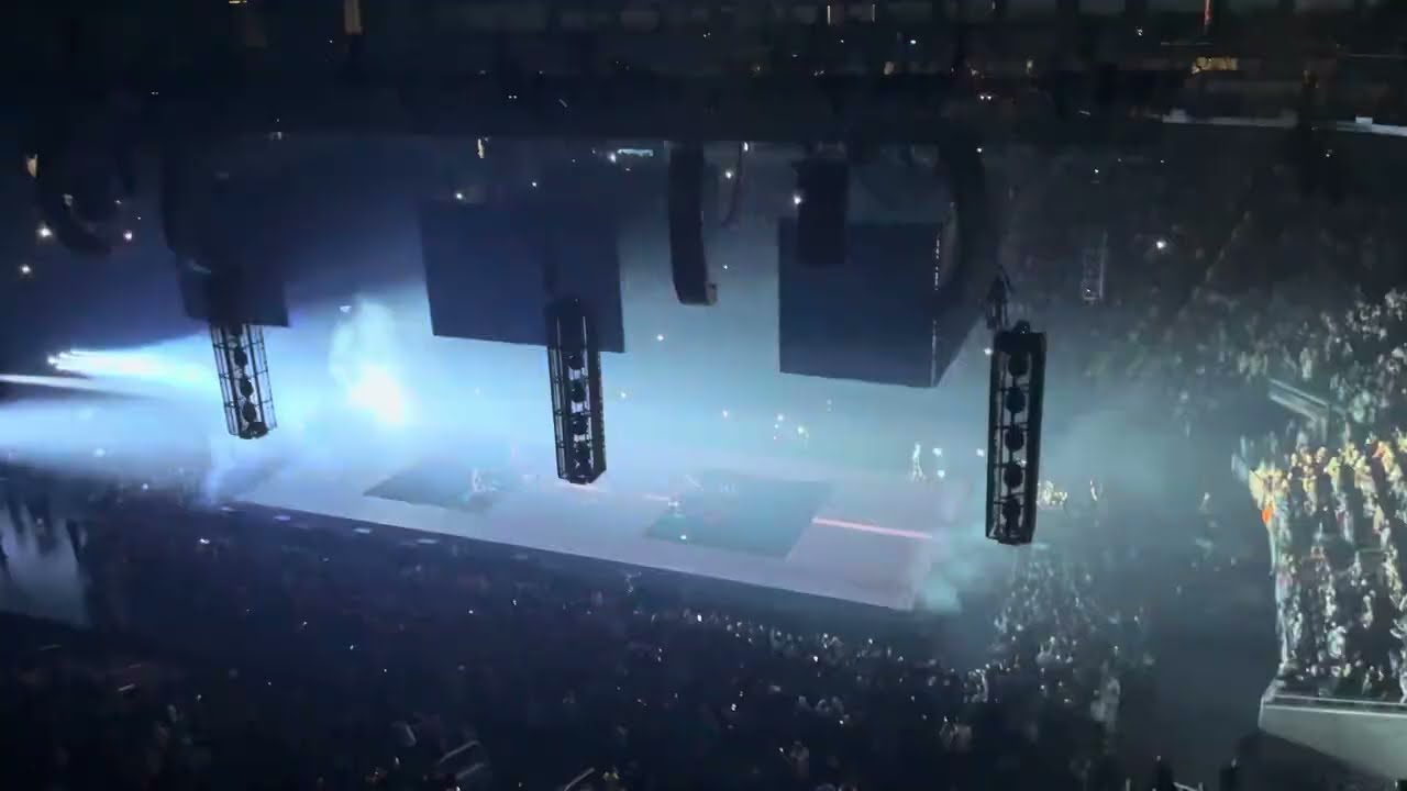 Billie Eilish - NDA\Therefore I Am - Live in San Francisco, CA on November 23, 2025