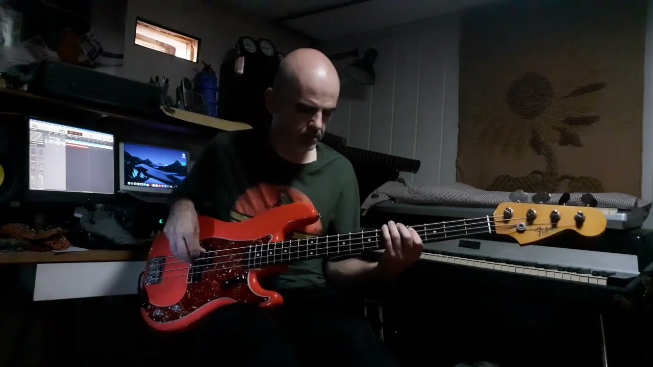 Crowded House -  Instinct Bass cover Nick Seymour- Recurring dream (1996)