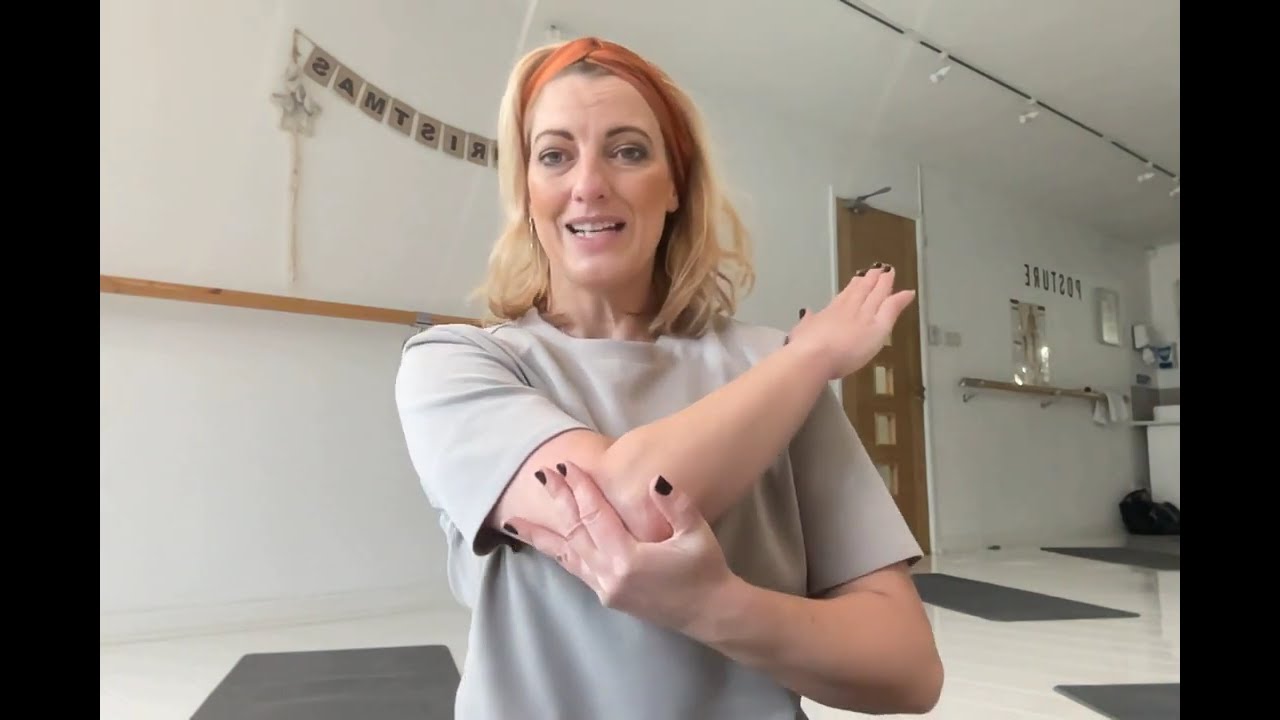 Posterior shoulder cuff stretch