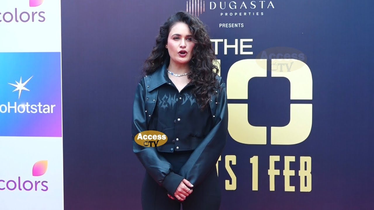 Жена принца Нарулы Ювика Чаудхари на шоу 50
