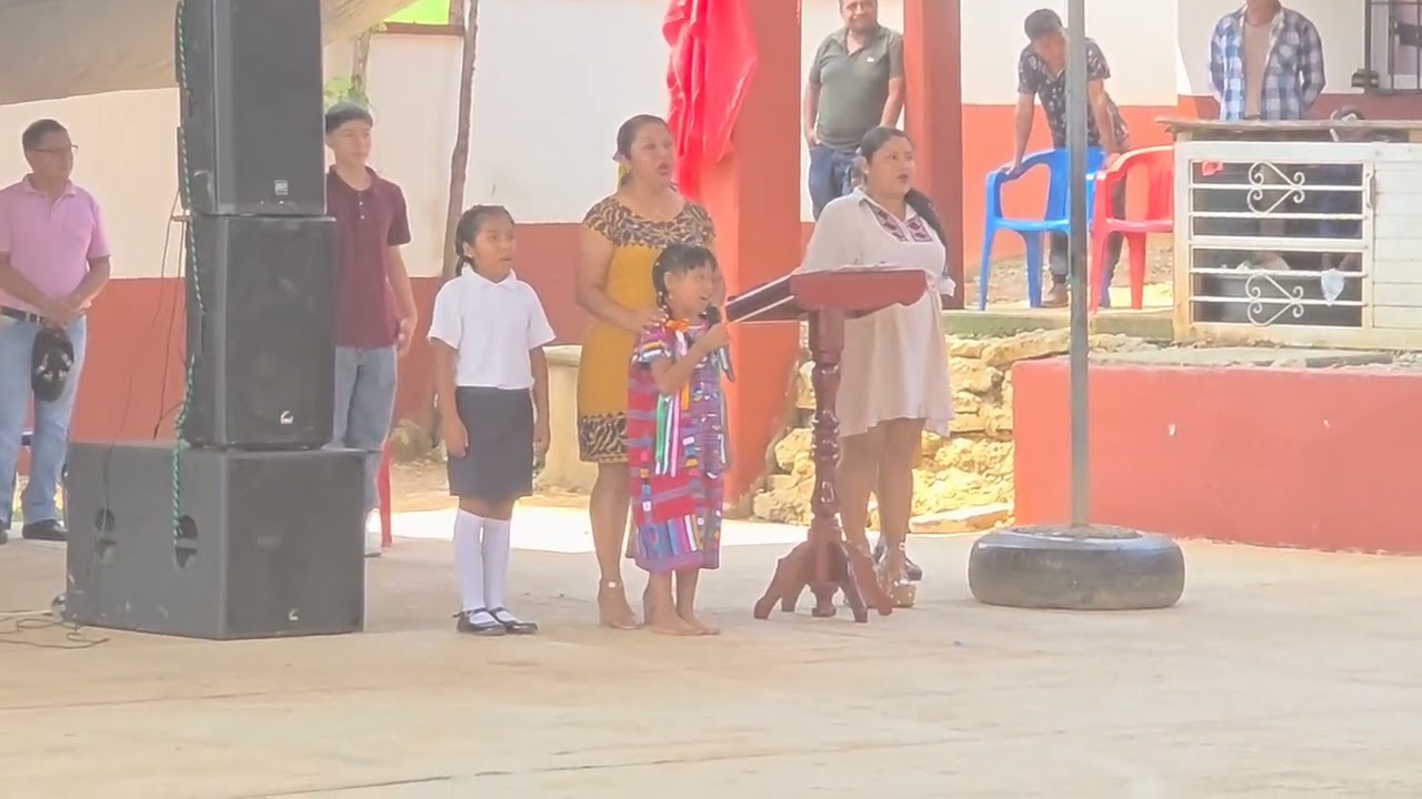 Himno Nacional Mexicano y Toque de Bandera en Chinanteco, variante de Ojitlán. Clausura 2024-2025.