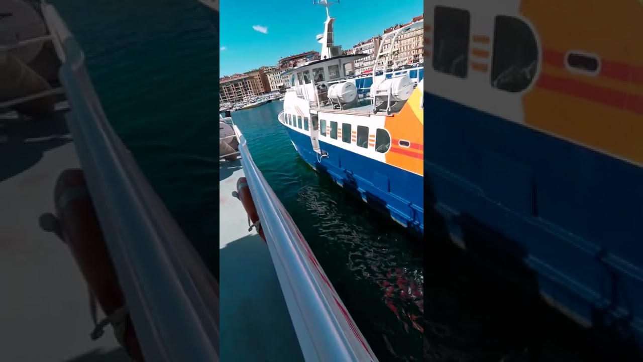 manœuvre d'appareillage d'un ferry à Marseille.