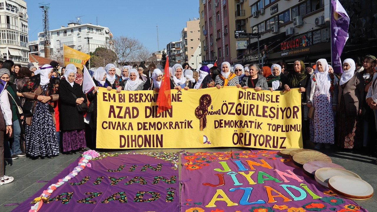 İzmir'de 8 Mart yürüyüşü