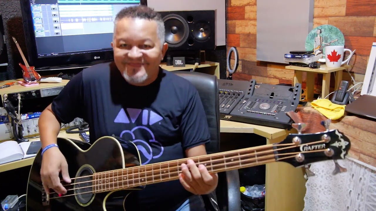 Sinônimos cover baixo, meu amigo Fabio Almeida tocou muito