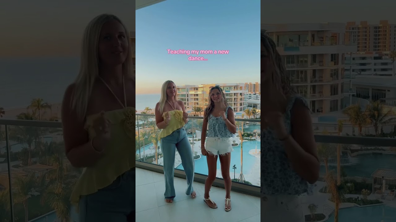 Ells natural curly hair is so pretty 💕🫶🏼✨ 