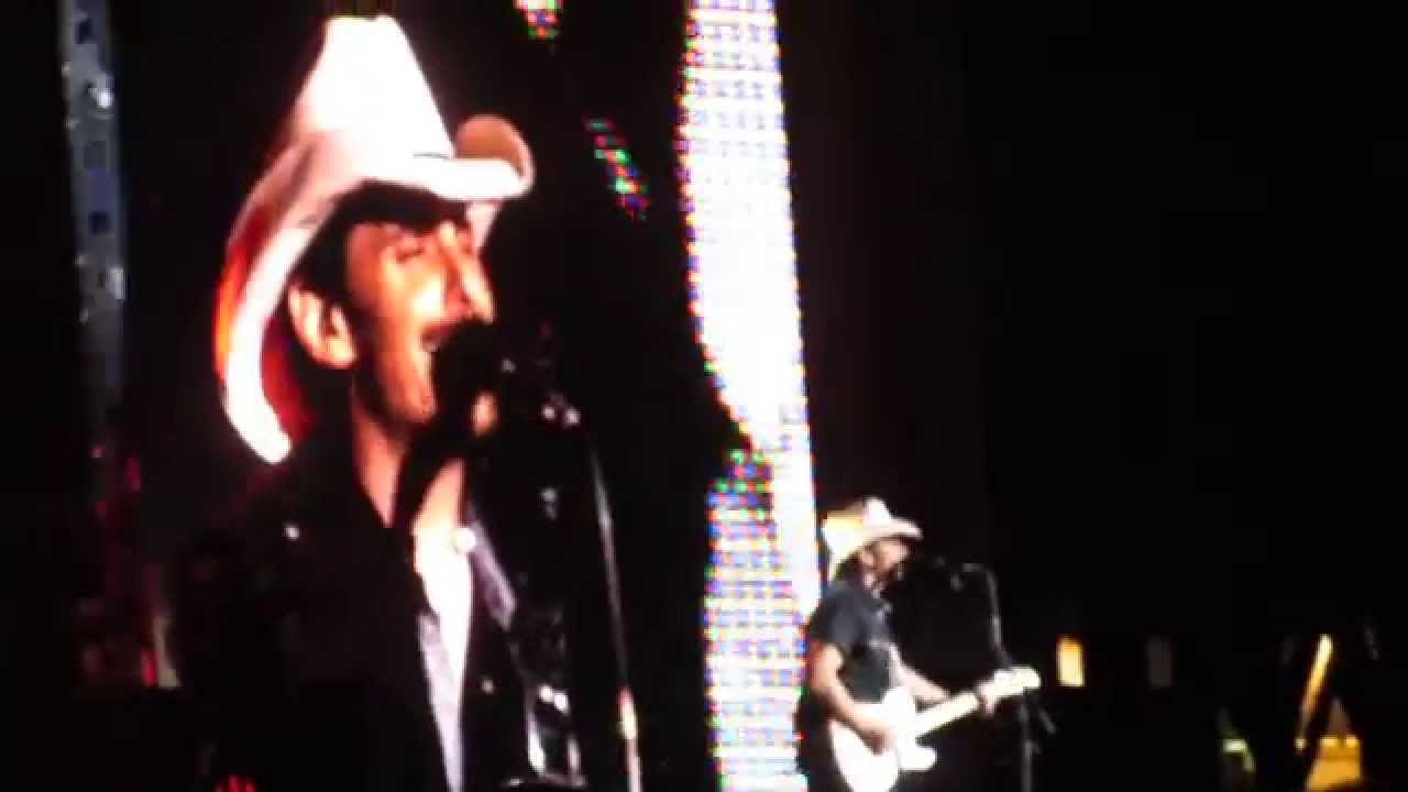 Dueling... Guitar Slinger vs DJ - Brad Paisley vs DJ Silver