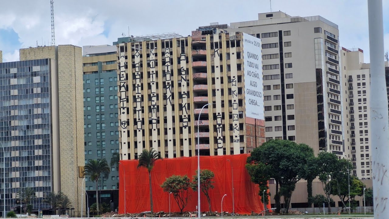 Implosão do Torre Palace Hotel - Ao vivo