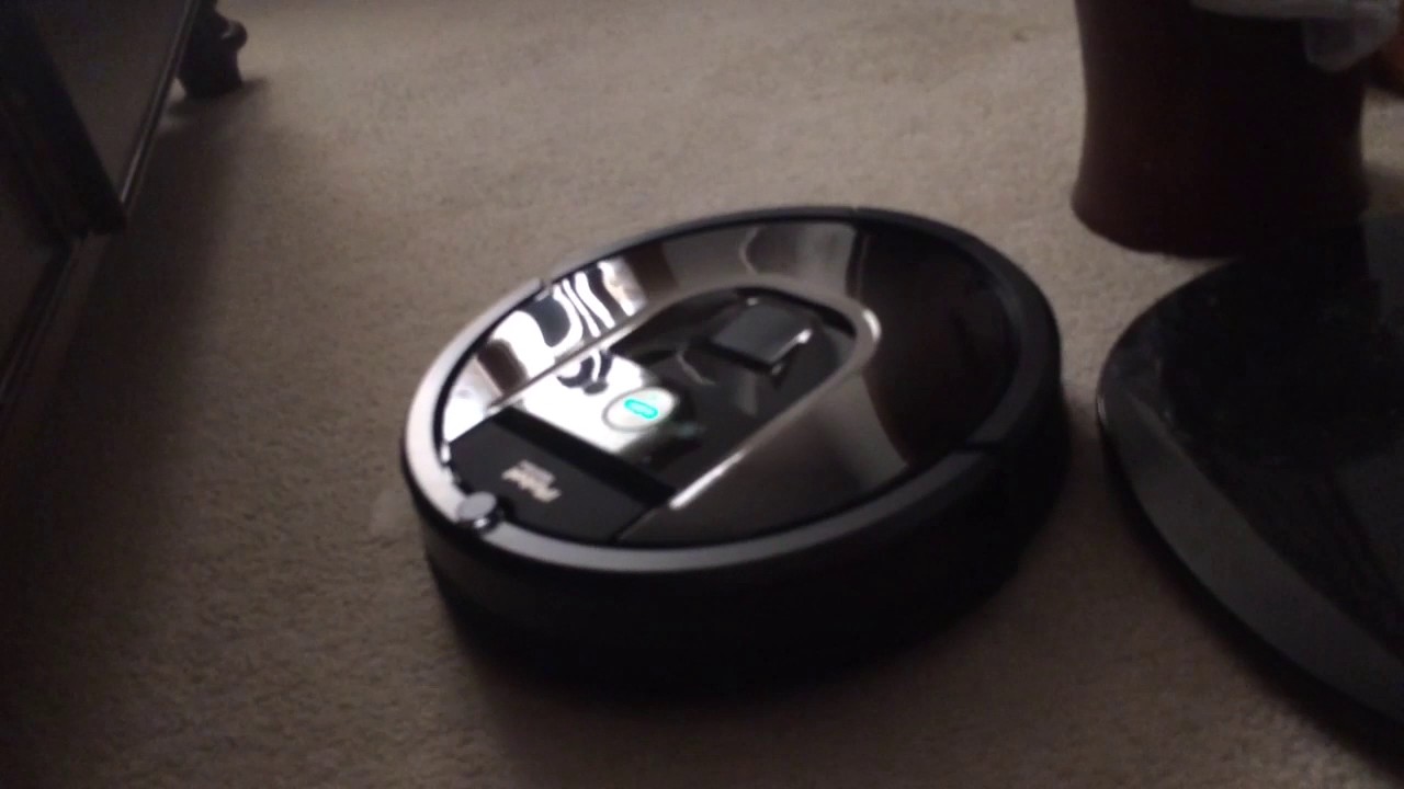 Demonstration of the  iRobot Roomba 980.