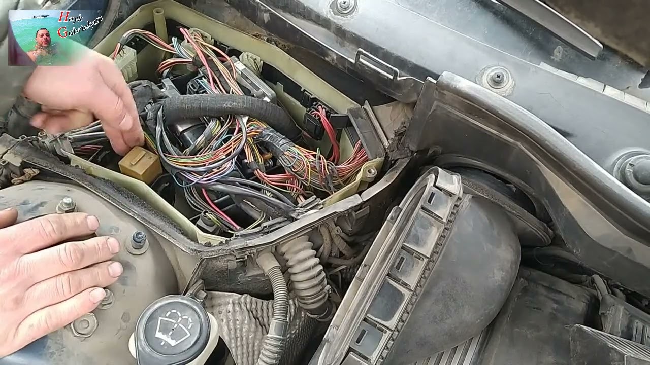 На BMW E39 не работают дворники. Как решить проблему с неработающими дворниками BMW  E39.