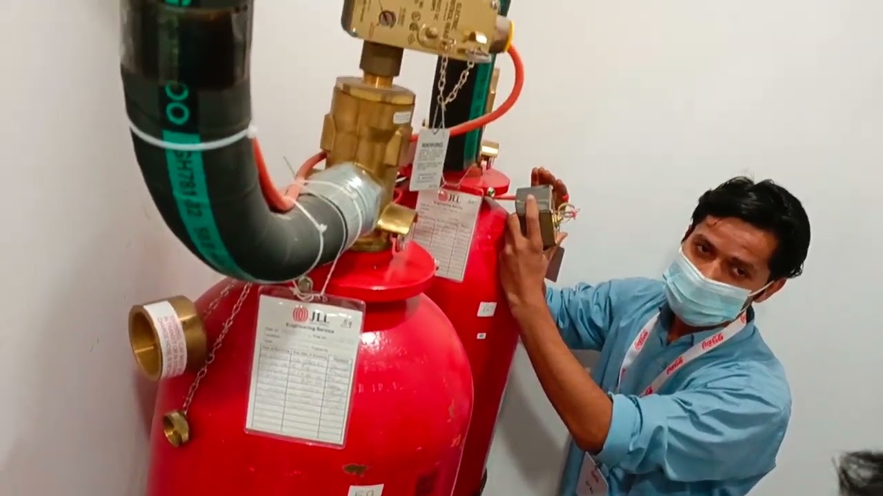 FM 200/ Novec 1239 . Server room. Fire extinguisher