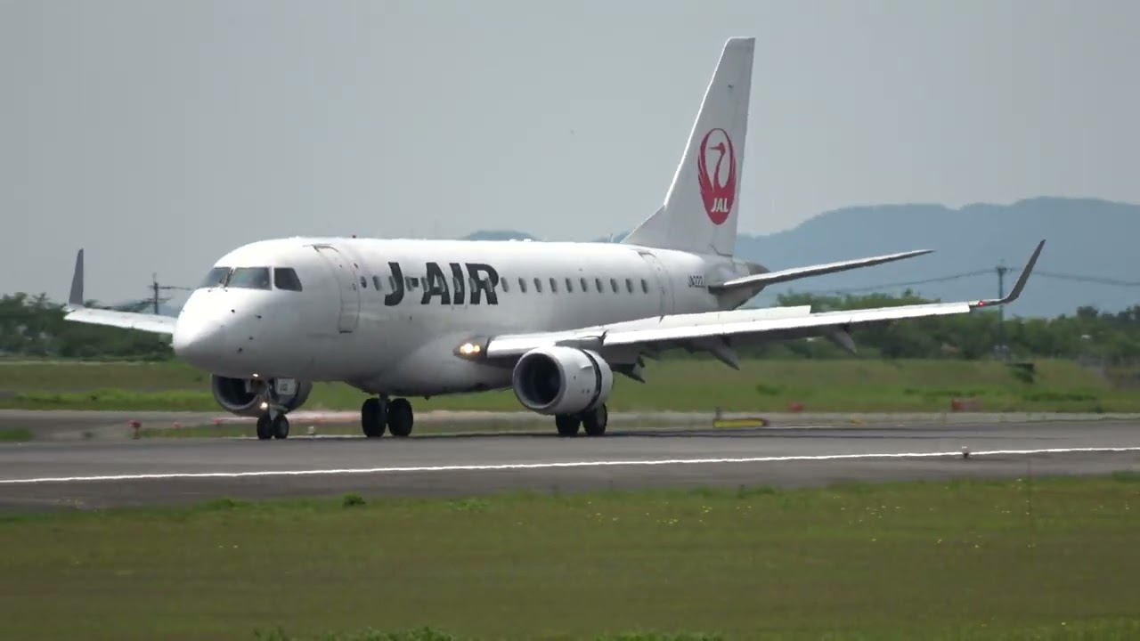 熊本空港 J-AIR ERJ-170 JA222J
