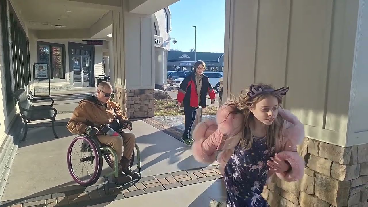 Wheels Explores: Tanger Outlet Mall Pigeon Forge, TN 1.18. 26