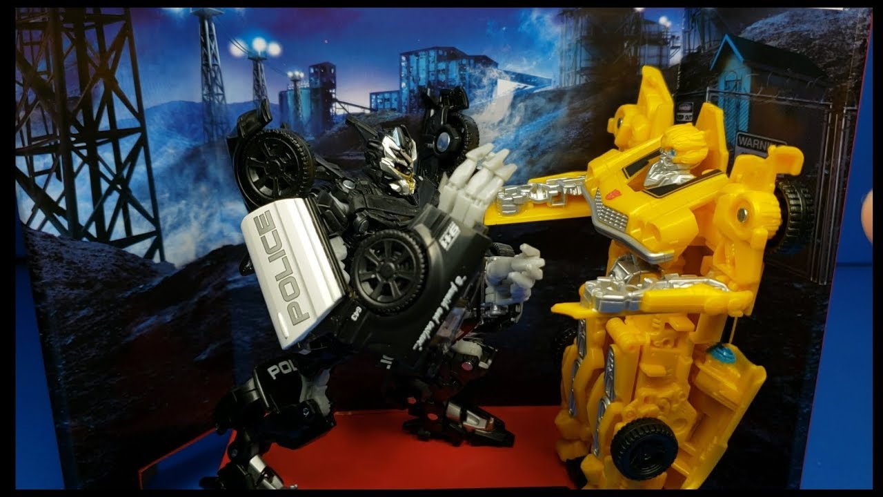 Transformers Studio Series SS-28 BARRICADE 2007 [Cdog Cdog Reviews]