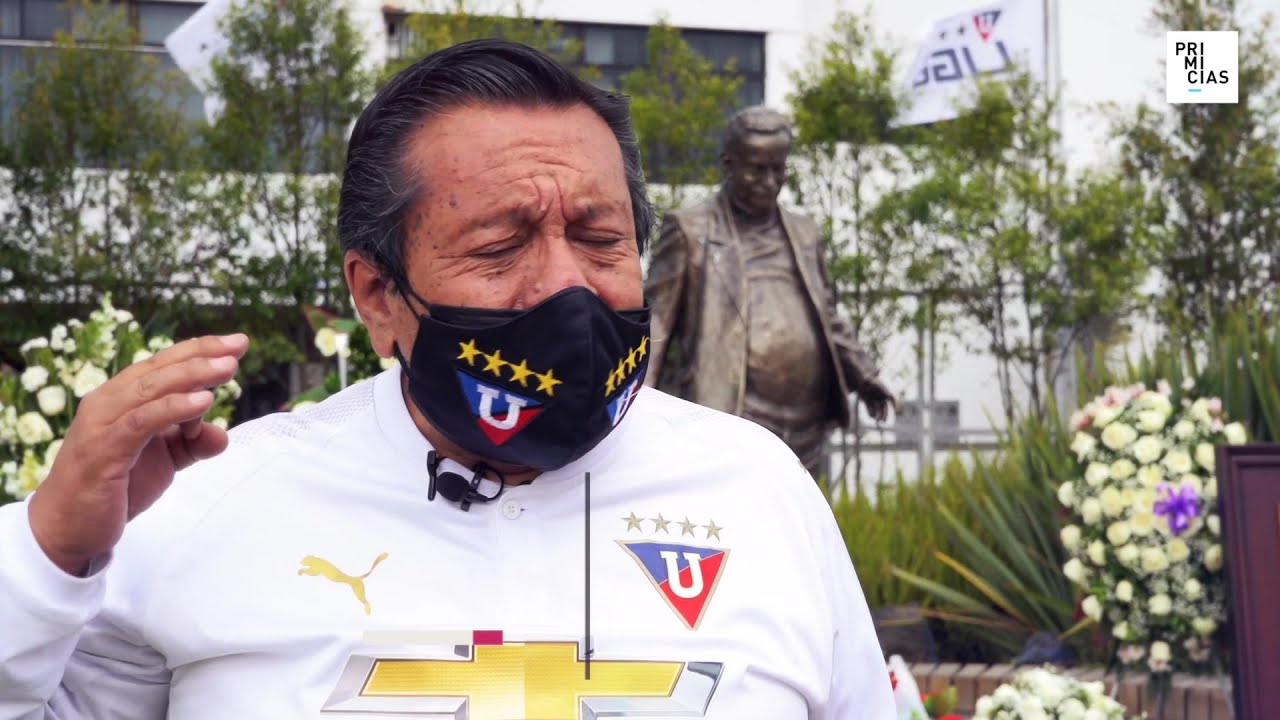 Liga y sus hinchas rinden homenaje a Rodrigo Paz Delgado en su estadio