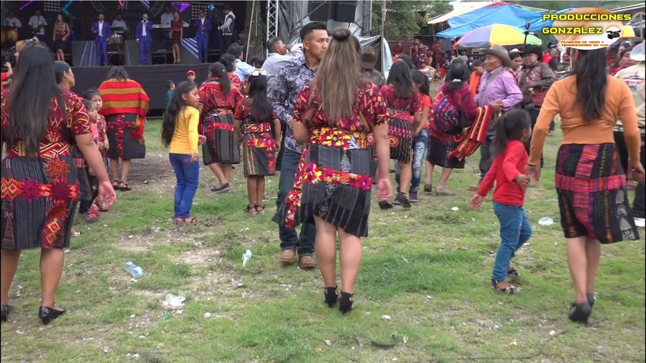 A bailar con la Música de la Orquesta D Martin desde Las Cruces, Las Lomas