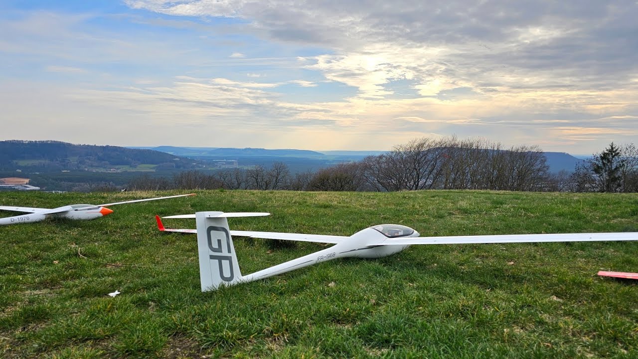 GP15 Baudis full speed glider vs ASW17 FW-Models  DG, Alpina Hangflug Action 2024