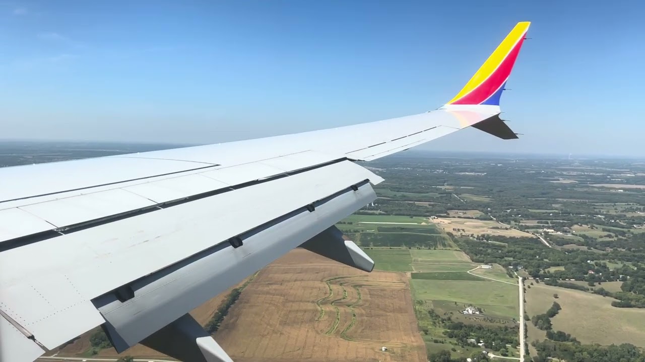 Southwest Airlines 737 MAX 8 Landing in Kansas City | N8744B