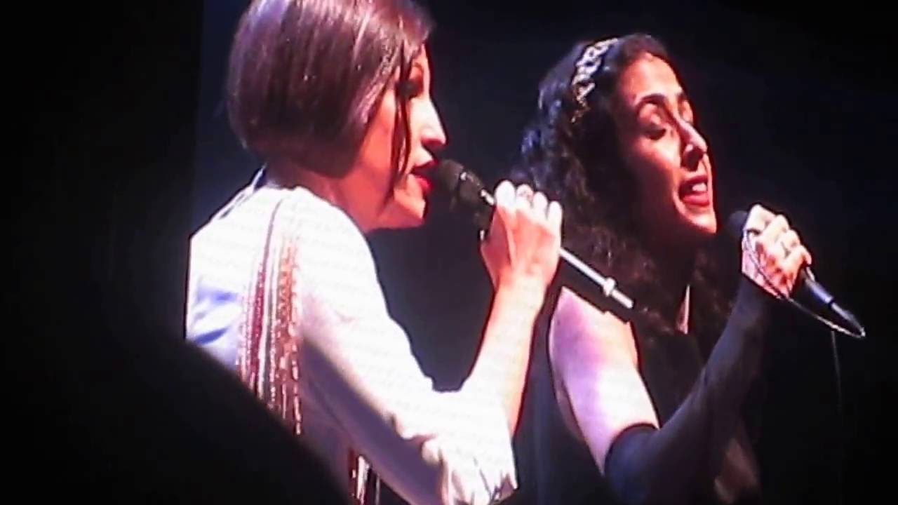 Marisa Monte & Carminho - Vilarejo (ao vivo em Serralves, Porto 2016)