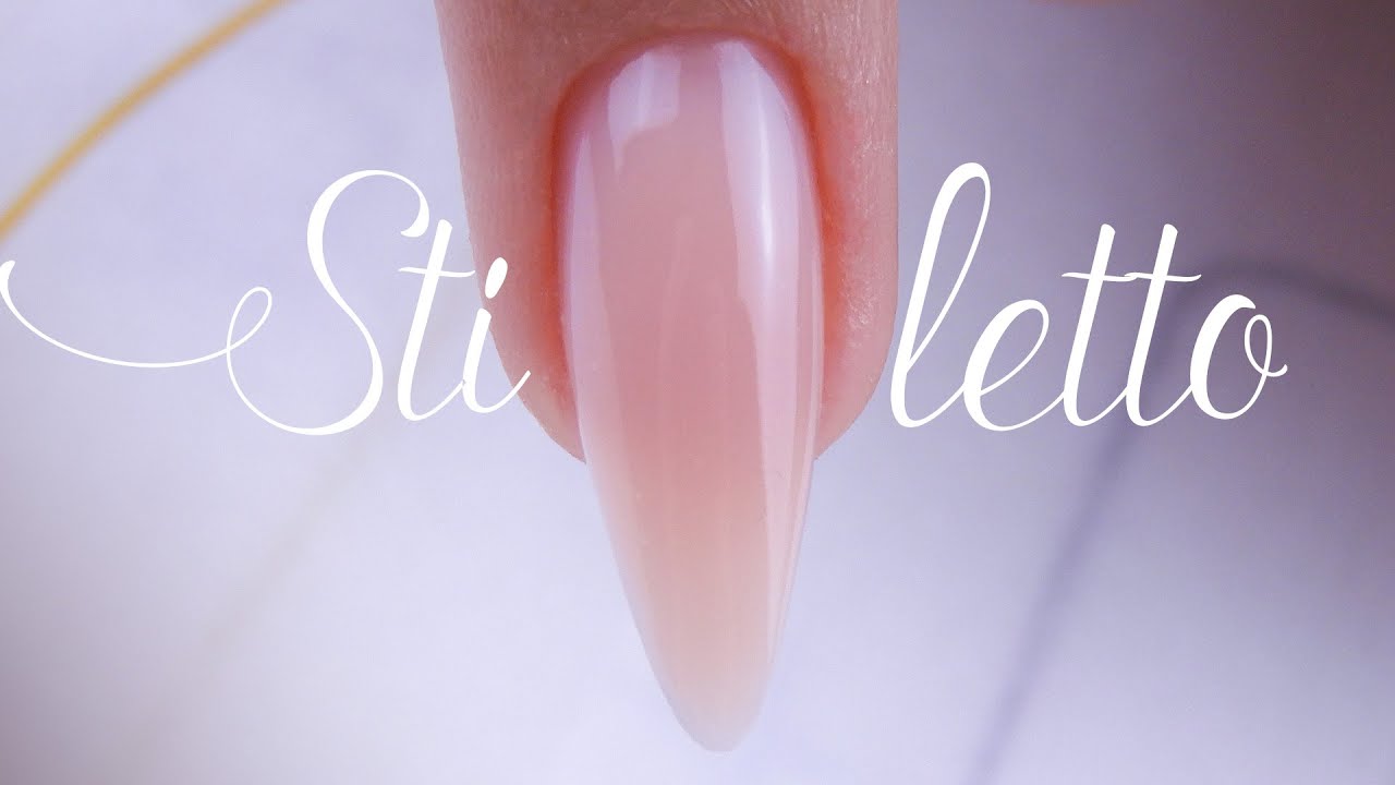 Unha Stiletto no Molde F1