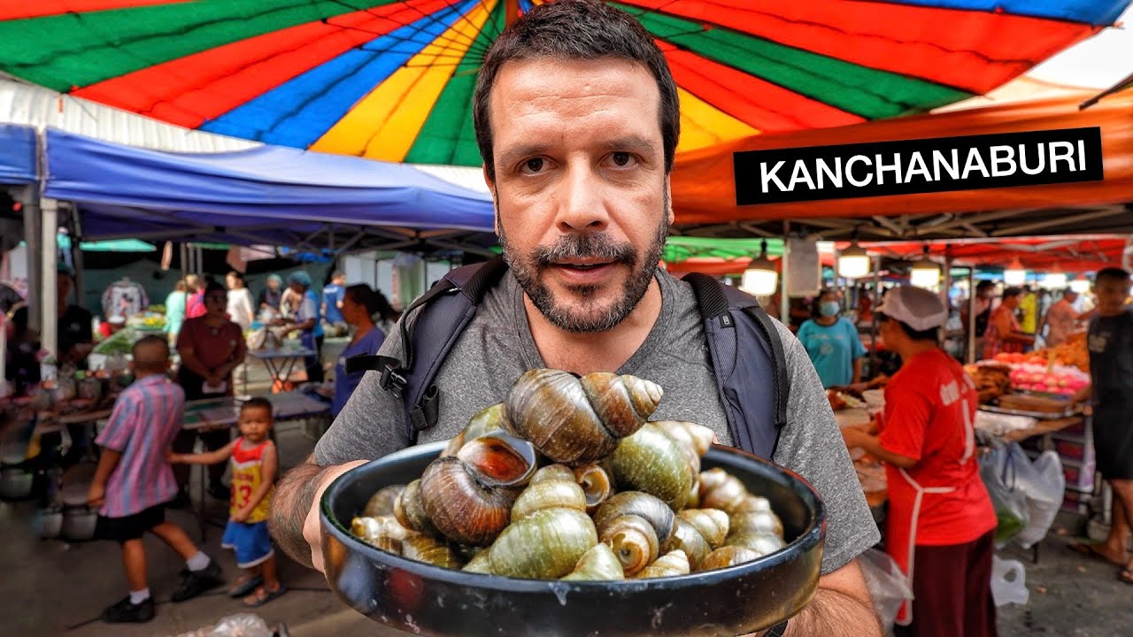 Comendo de tudo no MERCADÃO TAILANDÊS em Kanchanaburi!! 🇹🇭