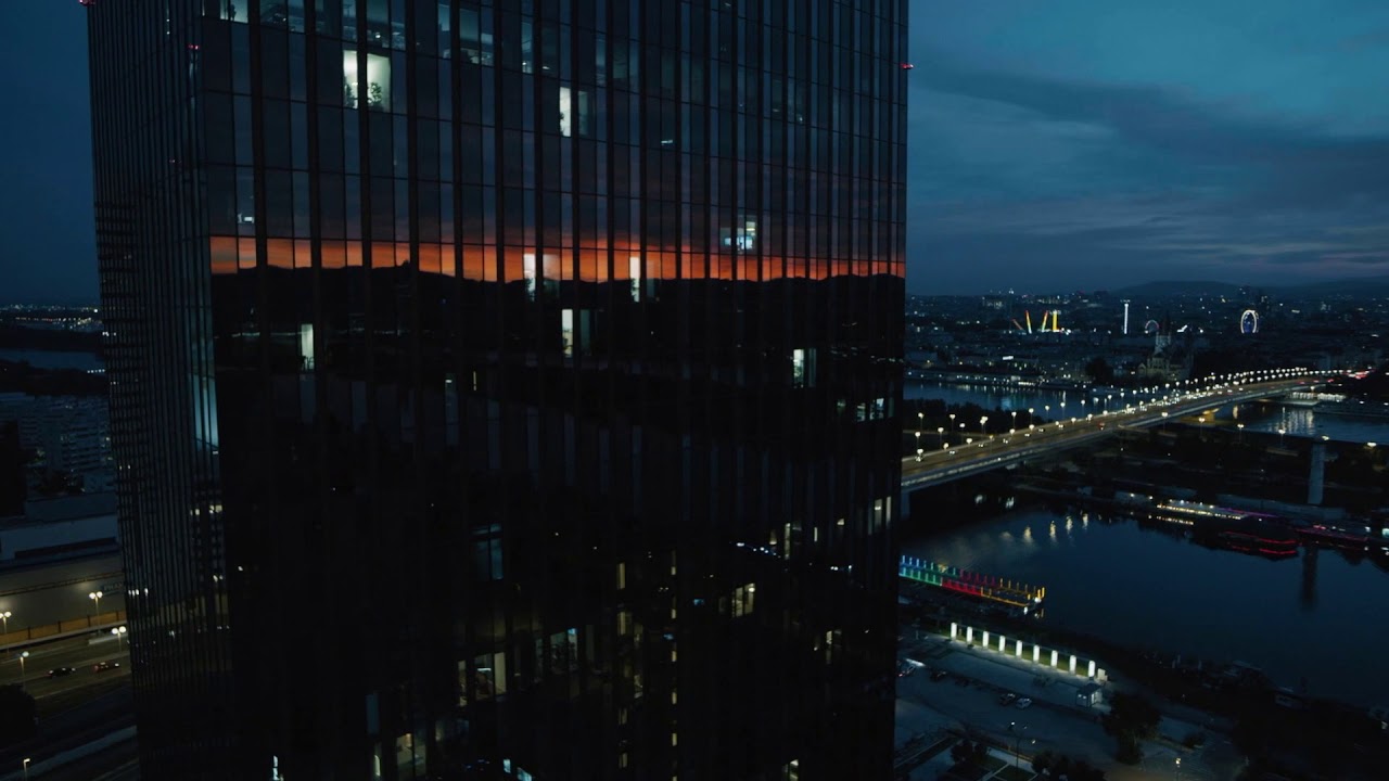 Vienna Aerialshot Alta X8 + M&ouml;vi RED 8K