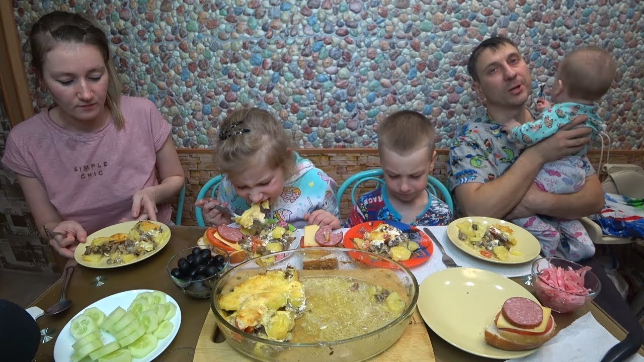 МУКБАНГ ЗАПЕКАНКА И БУТЕРЫ | MUKBANG CASSEROLE AND SANDWICHES #мукбанг