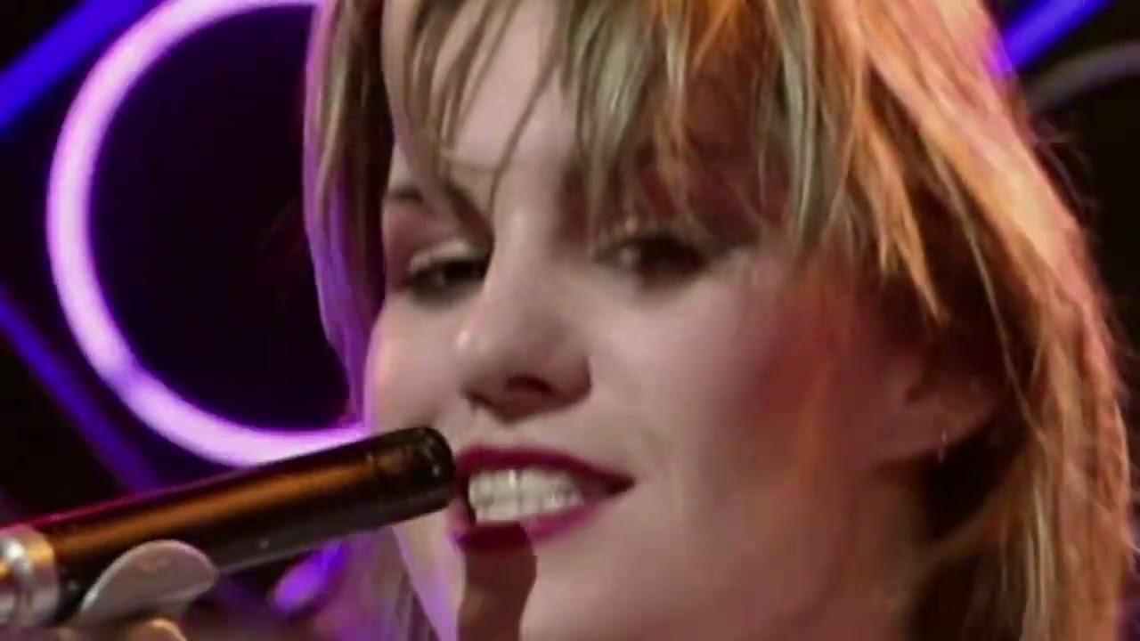 Bananarama - Robert De Niro's Waiting (1980s Top of the Pops)